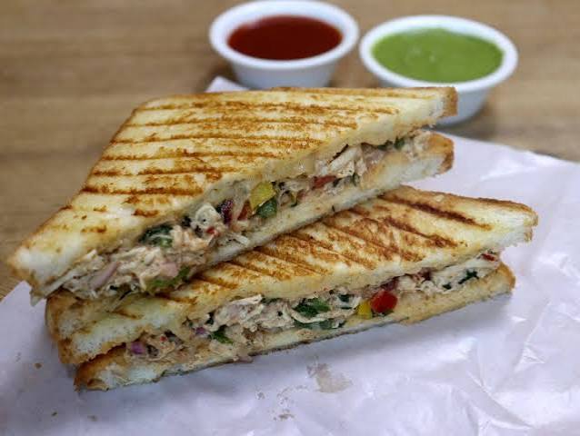 CHICKEN SANDWITCH